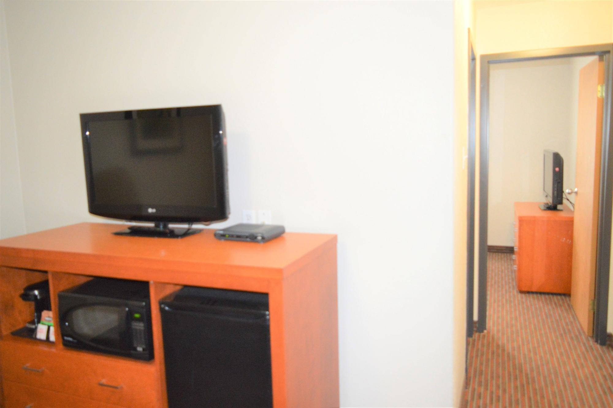 Super 8 By Wyndham Grande Prairie Hotell Exteriör bild