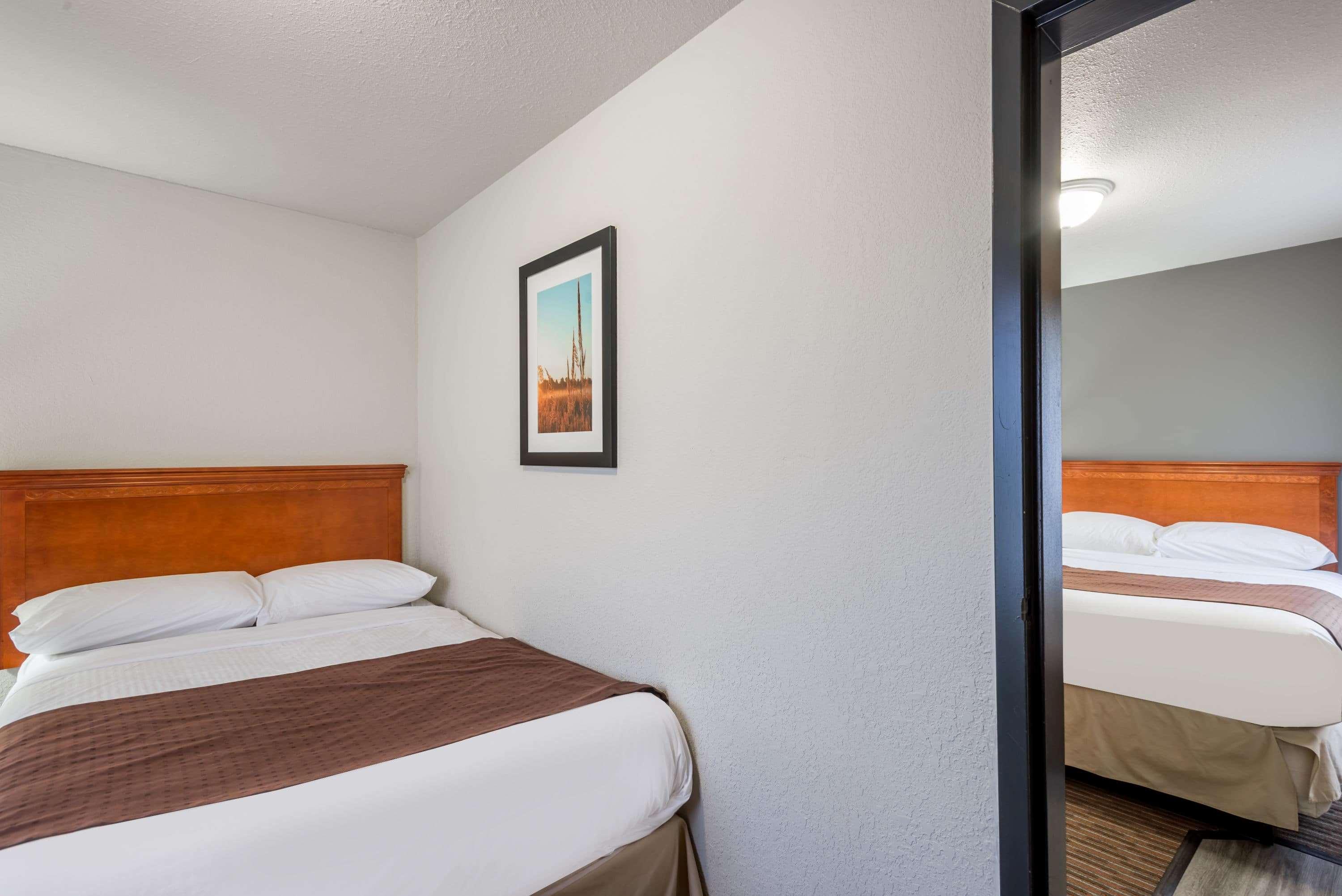 Super 8 By Wyndham Grande Prairie Hotell Exteriör bild