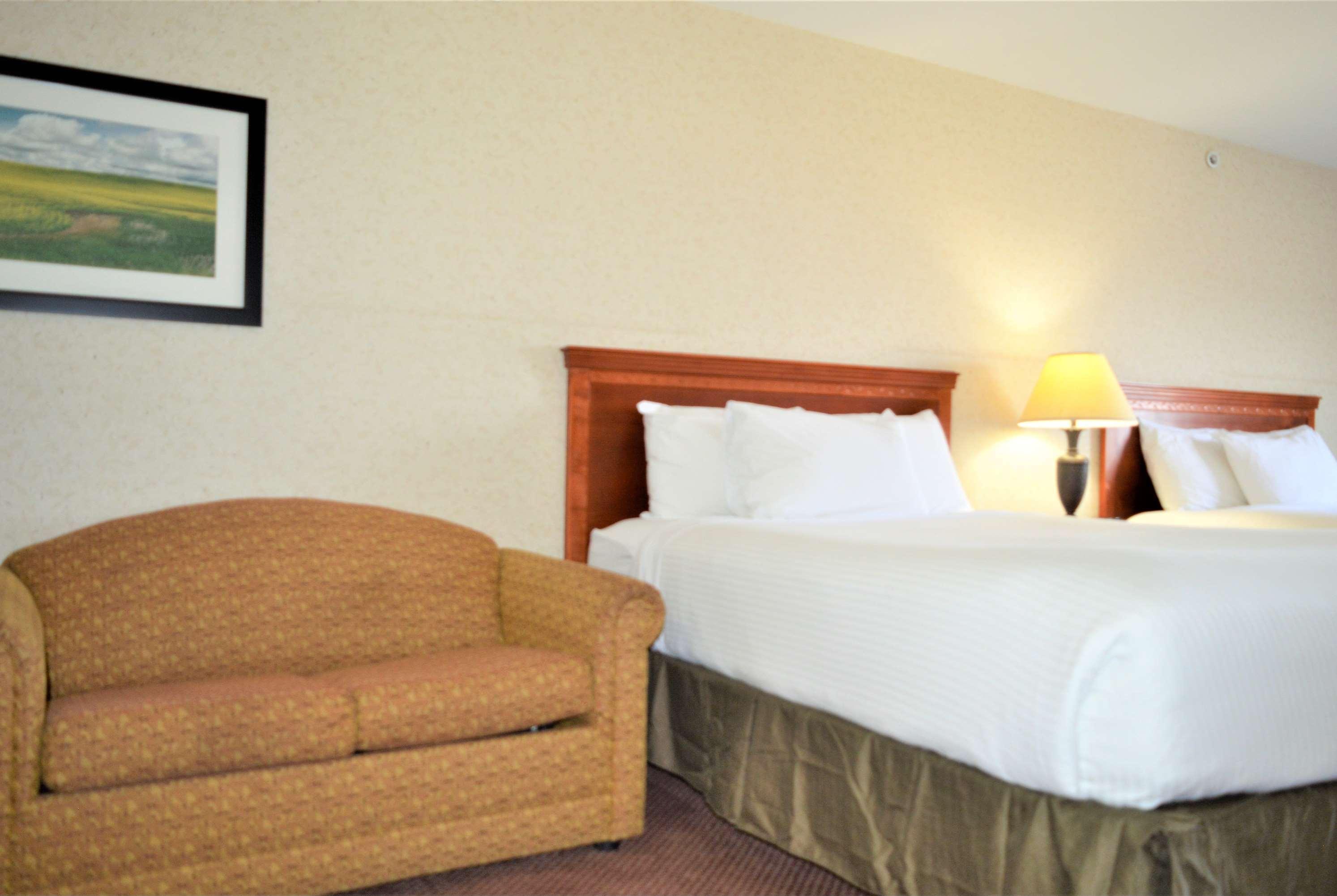 Super 8 By Wyndham Grande Prairie Hotell Exteriör bild