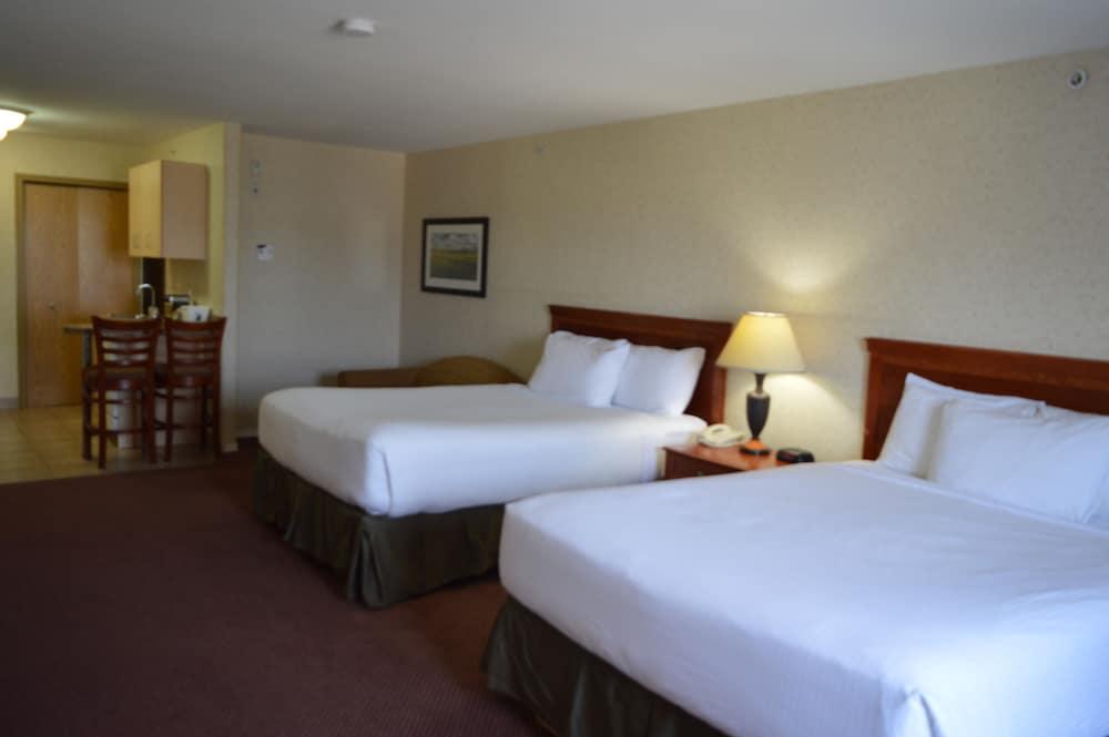 Super 8 By Wyndham Grande Prairie Hotell Exteriör bild