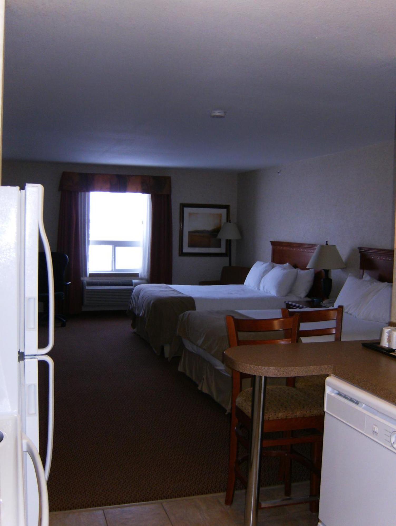 Super 8 By Wyndham Grande Prairie Hotell Exteriör bild
