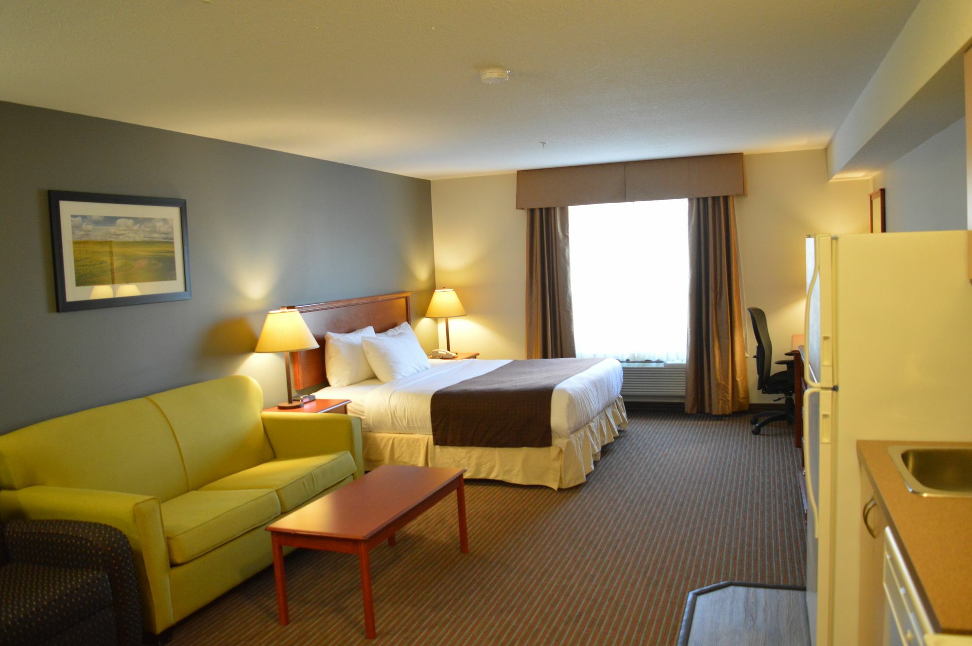 Super 8 By Wyndham Grande Prairie Hotell Exteriör bild